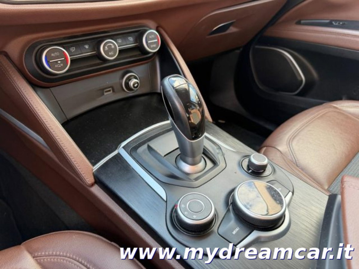 Alfa Romeo Stelvio Stelvio 2.2 Turbodiesel 180 CV AT8 RWD Super (8)