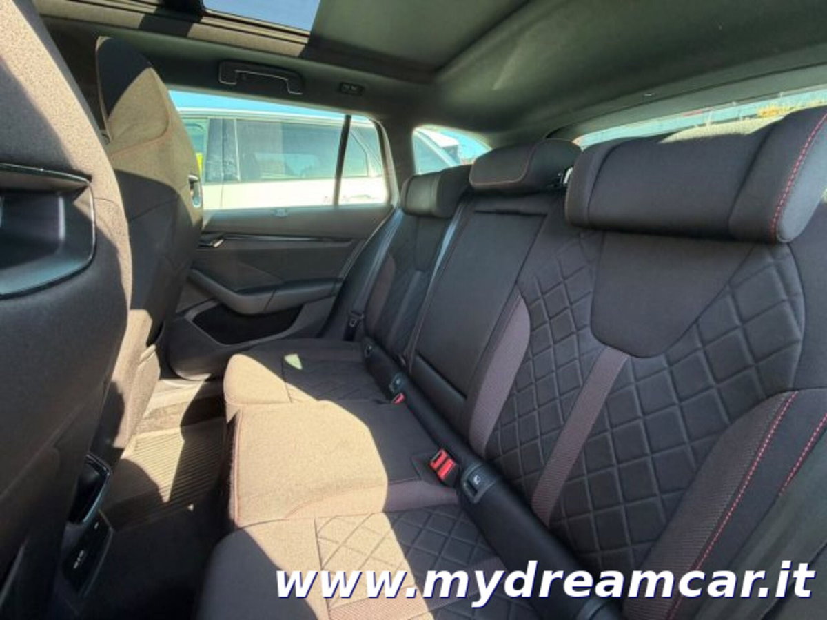 Skoda Octavia Station Wagon 2.0 TDI EVO SCR 200 CV DSG 4x4 Wagon RS (18)