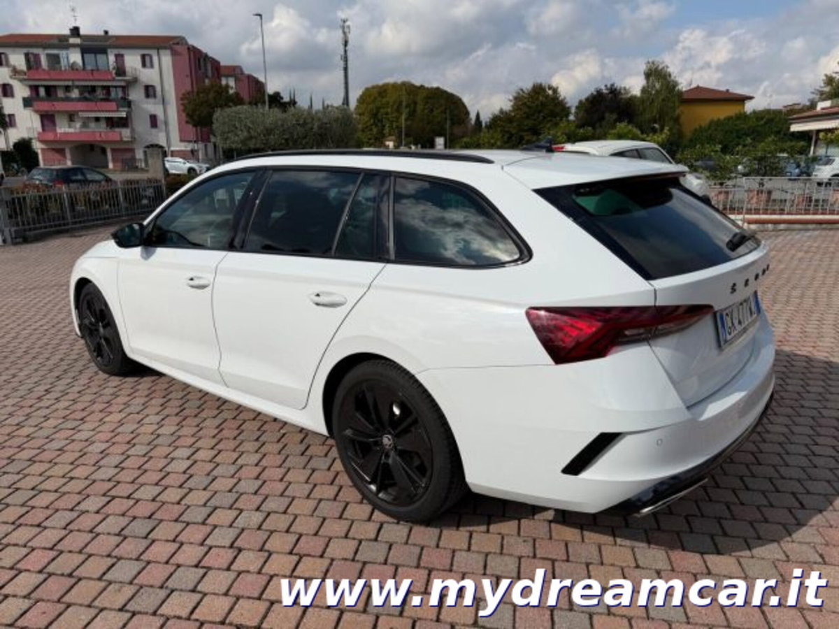 Skoda Octavia Station Wagon 2.0 TDI EVO SCR 200 CV DSG 4x4 Wagon RS (5)