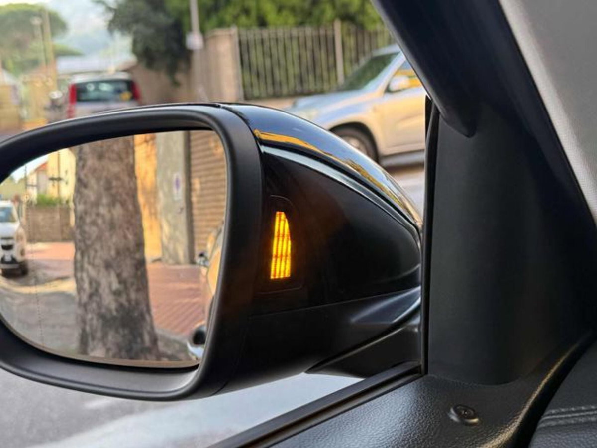 Volkswagen T-Roc 2.0 tdi Life 115cv (15)
