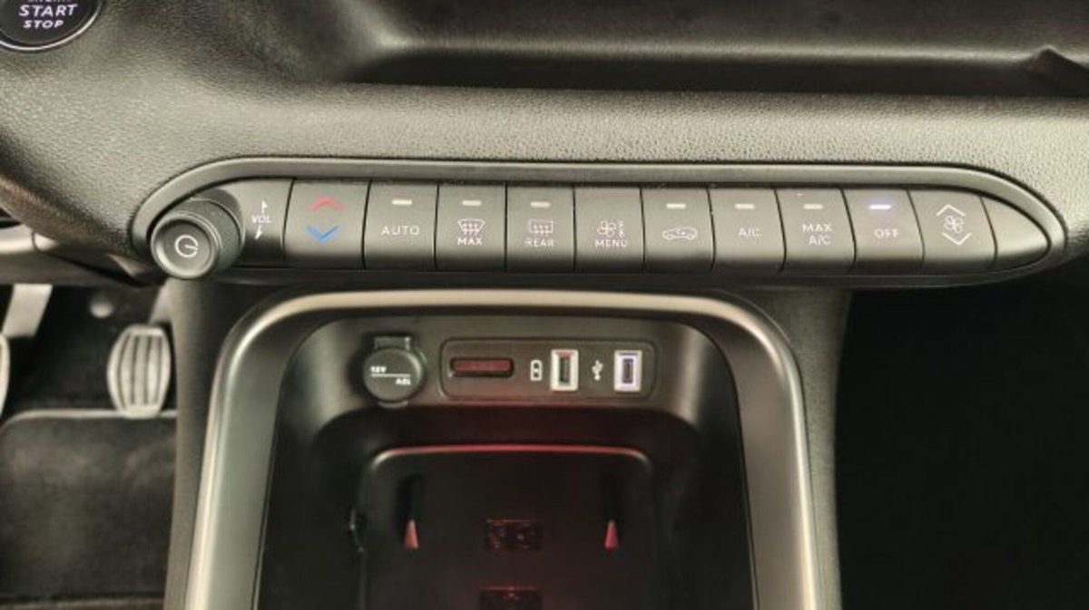 Jeep Avenger 1.2 turbo Summit fwd 100cv (13)