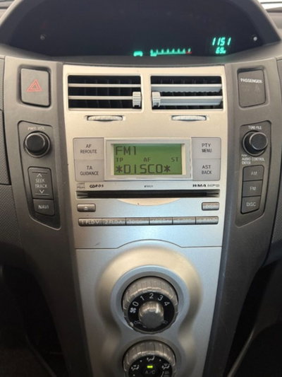 Toyota Yaris 1.0 5 porte Sol (12)