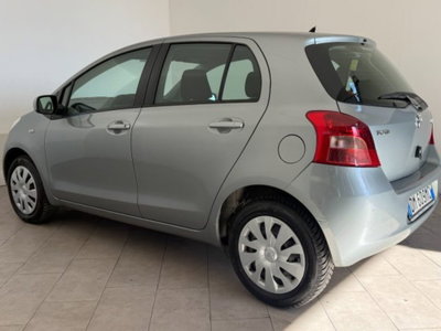 Toyota Yaris 1.0 5 porte Sol (6)