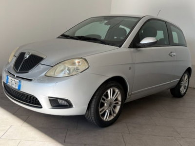 Lancia Ypsilon 1.2 Argento (2)