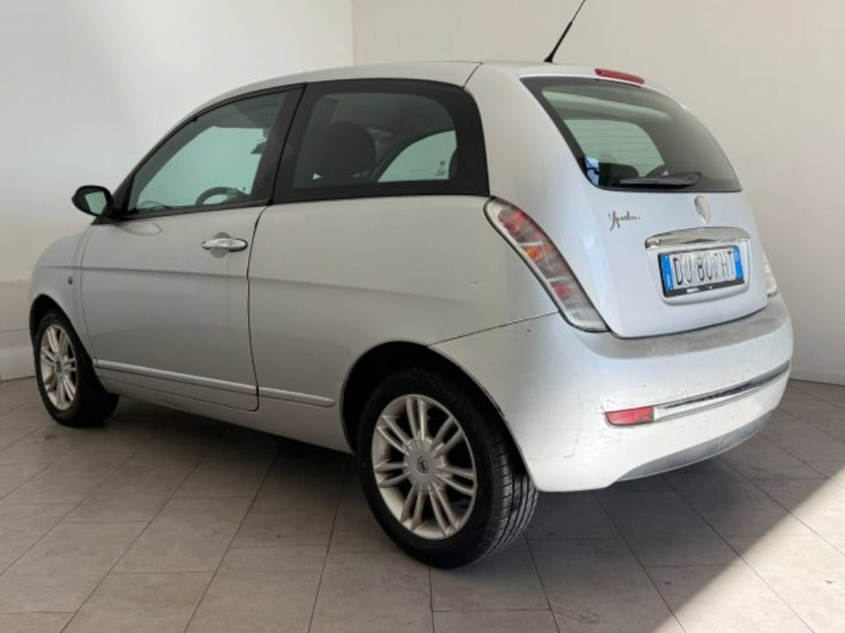 Lancia Ypsilon 1.2 Argento (6)