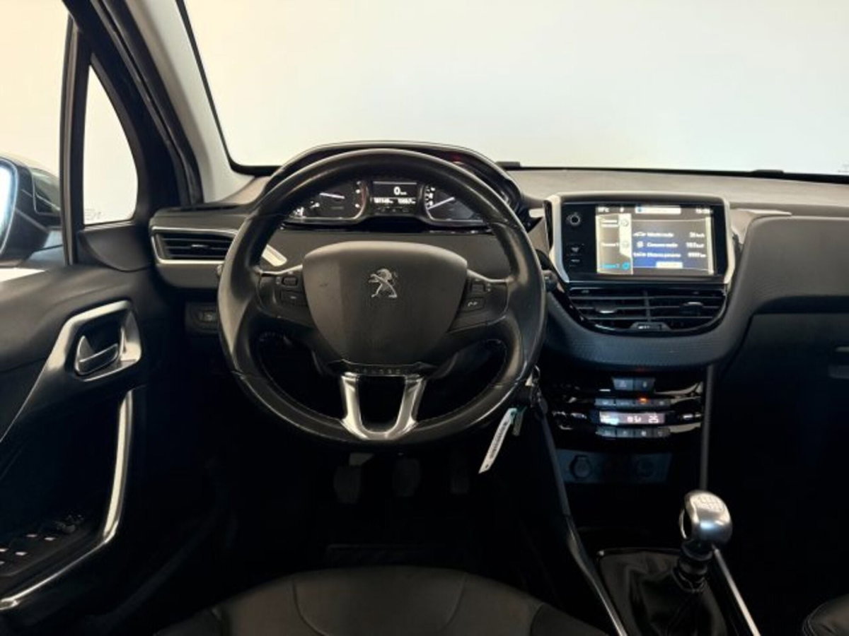 Peugeot 2008 e-HDi 115 CV Stop&Start Féline (10)
