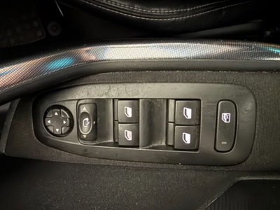 Peugeot 2008 e-HDi 115 CV Stop&Start Féline (15)
