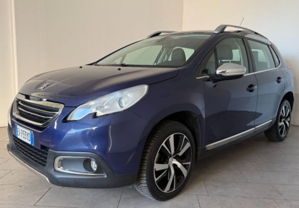 Peugeot 2008 e-HDi 115 CV Stop&Start Féline (2)