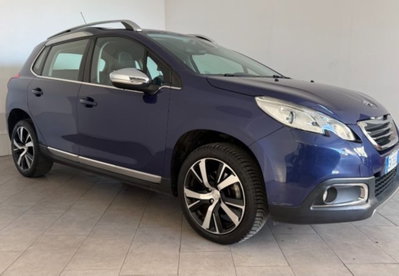 Peugeot 2008 e-HDi 115 CV Stop&Start Féline (3)