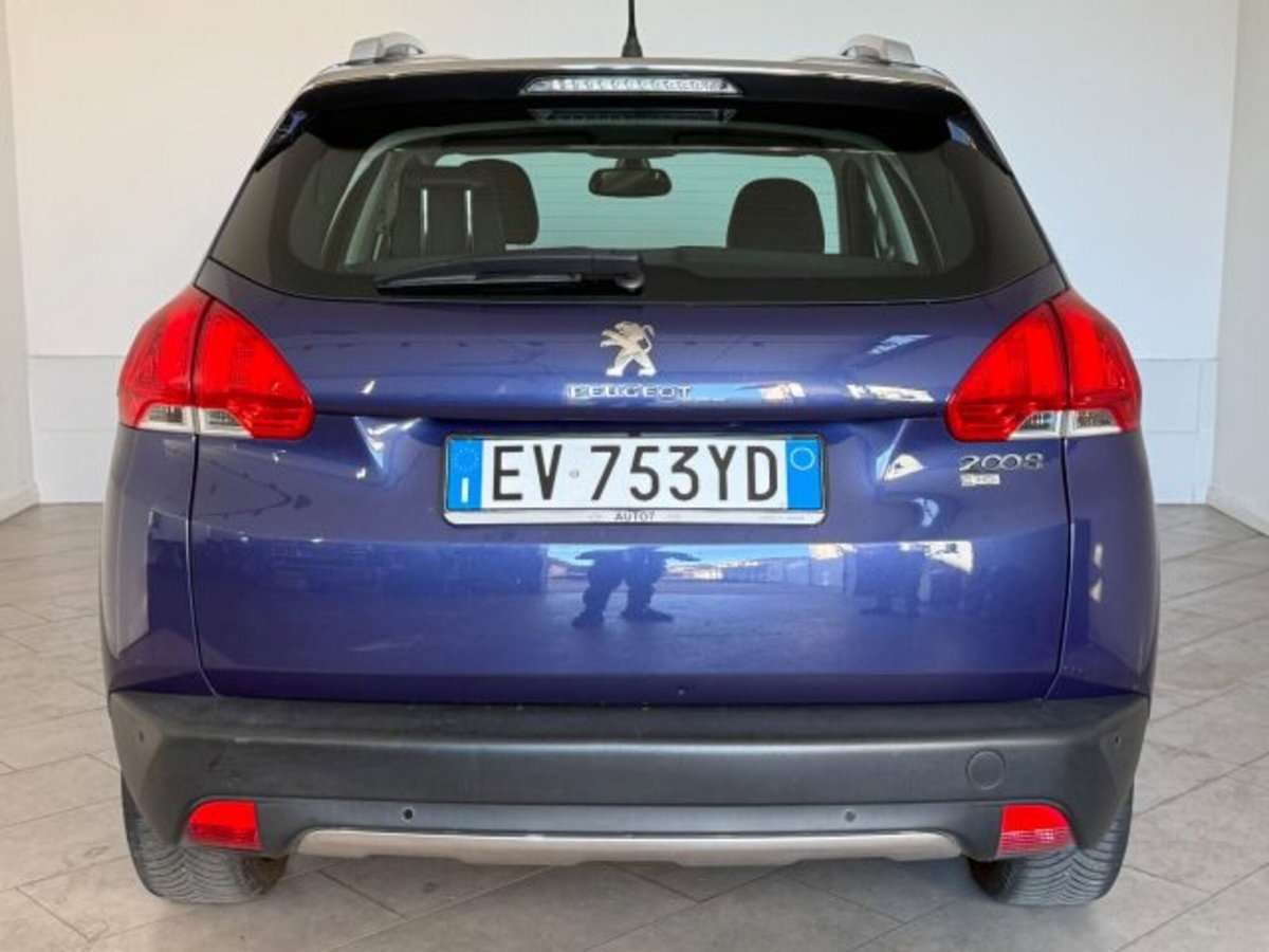 Peugeot 2008 e-HDi 115 CV Stop&Start Féline (5)