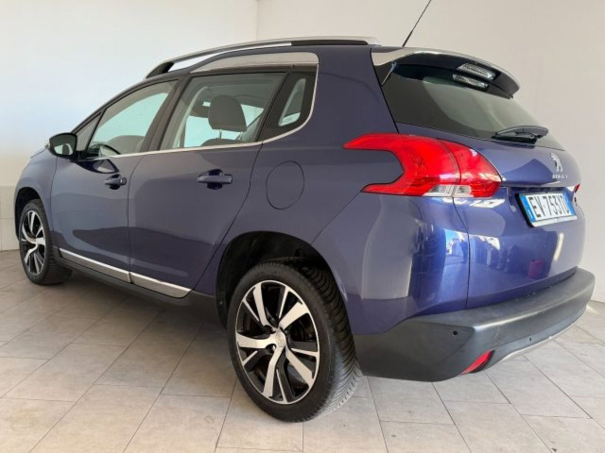Peugeot 2008 e-HDi 115 CV Stop&Start Féline (6)