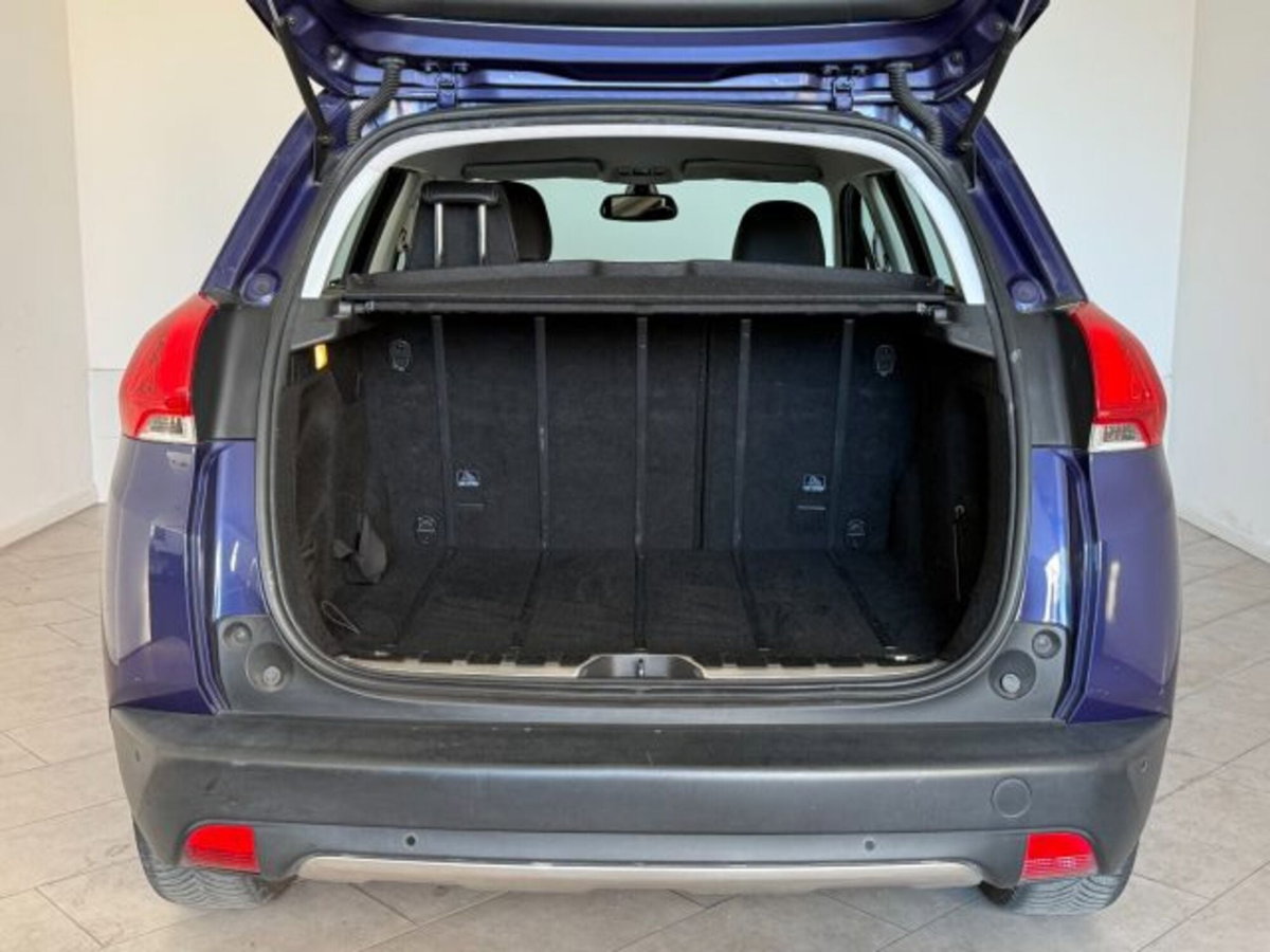 Peugeot 2008 e-HDi 115 CV Stop&Start Féline (7)