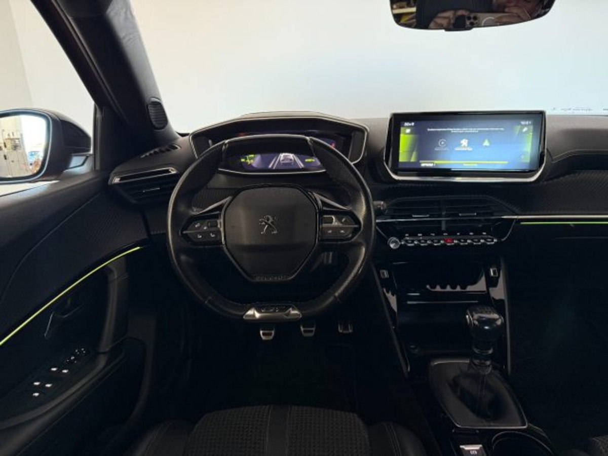 Peugeot 2008 PureTech 130 S&S EAT8 GT Line (15)