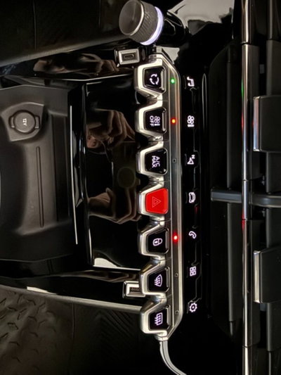 Peugeot 2008 PureTech 130 S&S EAT8 GT Line (17)