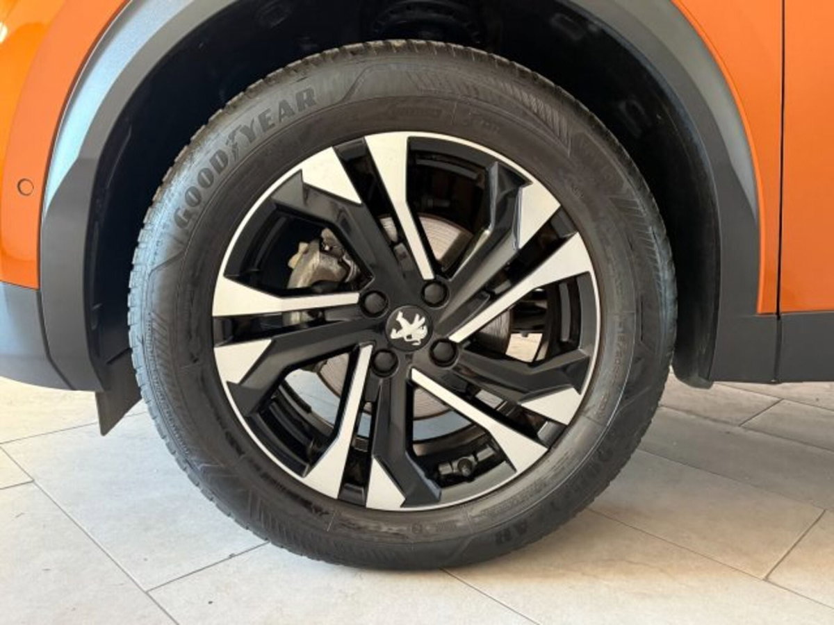 Peugeot 2008 PureTech 130 S&S EAT8 GT Line (8)