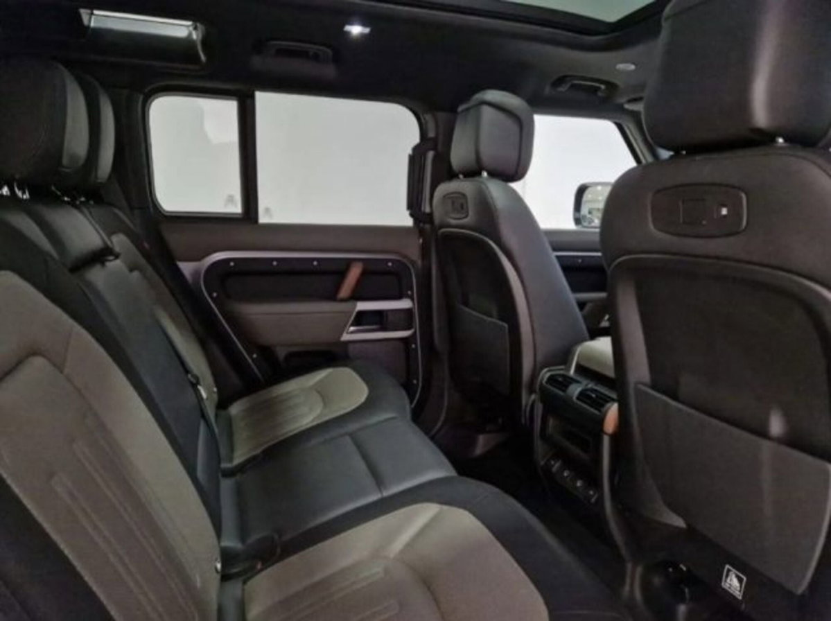 Land Rover Defender 110 3.0d i6 mhev X-Dynamic HSE awd 250cv auto (11)