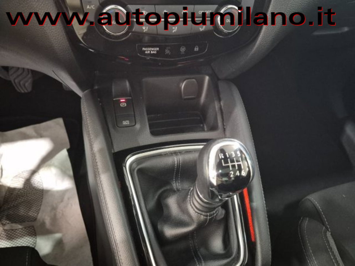 Nissan Qashqai 1.3 DIG-T 140 CV N-Connecta (19)