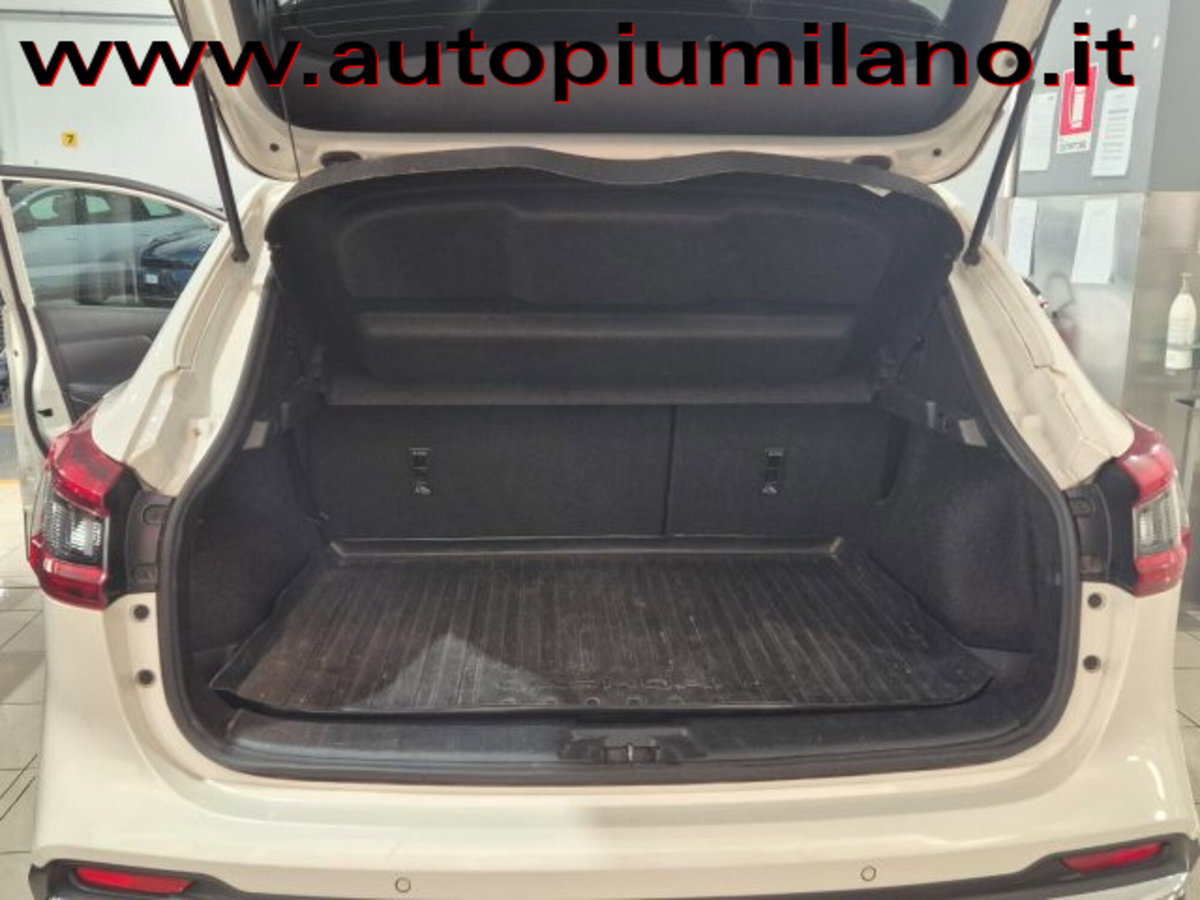 Nissan Qashqai 1.3 DIG-T 140 CV N-Connecta (20)