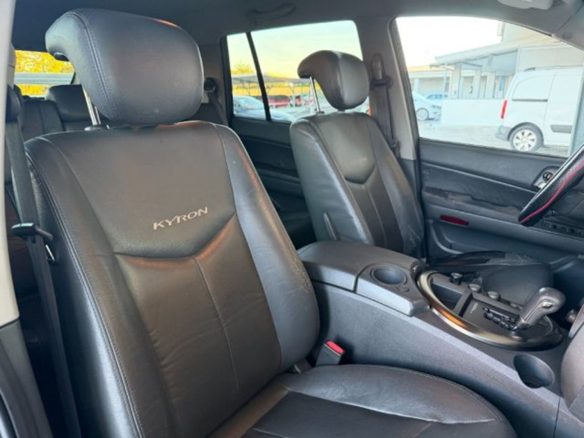 Ssangyong Kyron 2.0 XDi Premium (9)