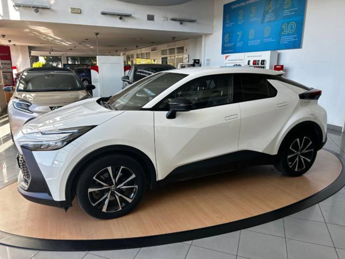 Toyota Toyota C-HR 2.0 phev Trend fwd e-cvt (3)