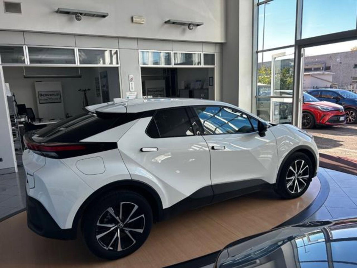 Toyota Toyota C-HR 2.0 phev Trend fwd e-cvt (5)