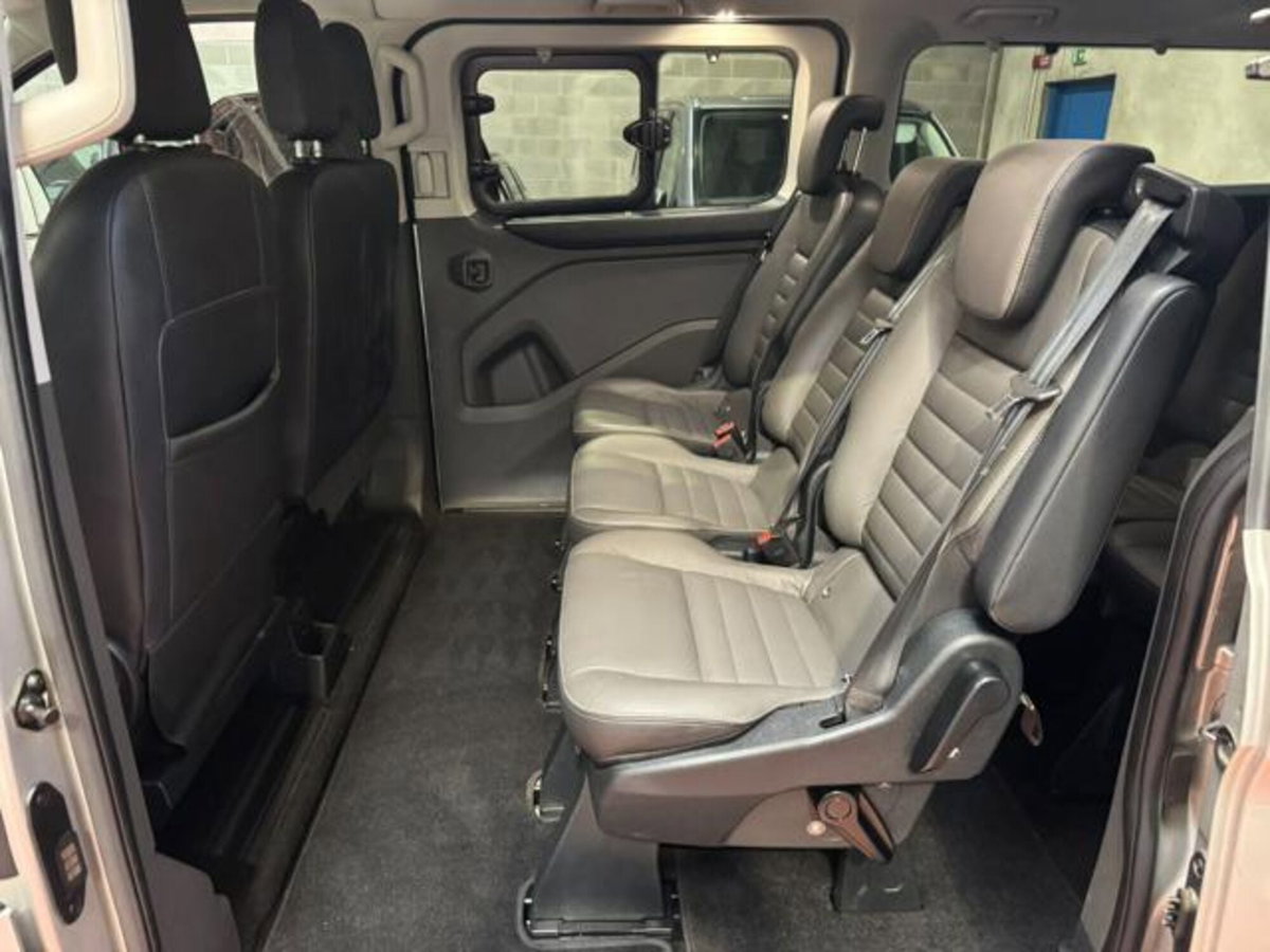Ford Tourneo Custom 320 2.0 EcoBlue 185CV aut. PL Titanium X (10)