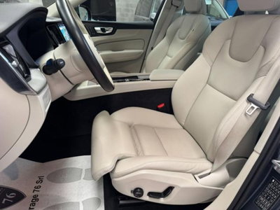 Volvo XC60 B4 (d) AWD automatico Ultimate Dark (18)