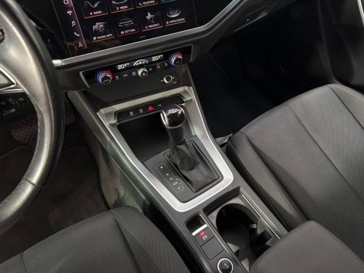Audi Q3 35 TDI quattro S tronic Business (11)