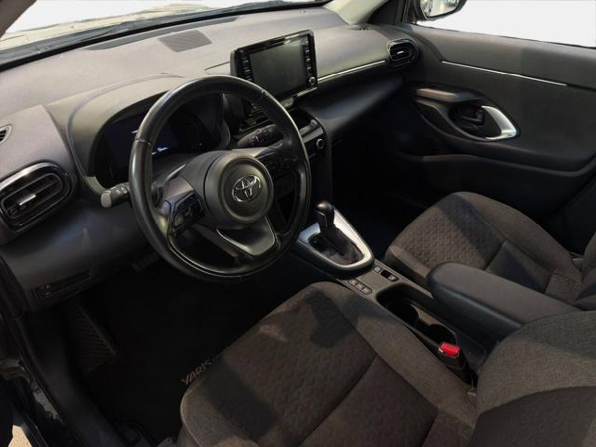 Toyota Yaris Cross 1.5h GR Sport Black Sky fwd 116cv e-cvt (7)