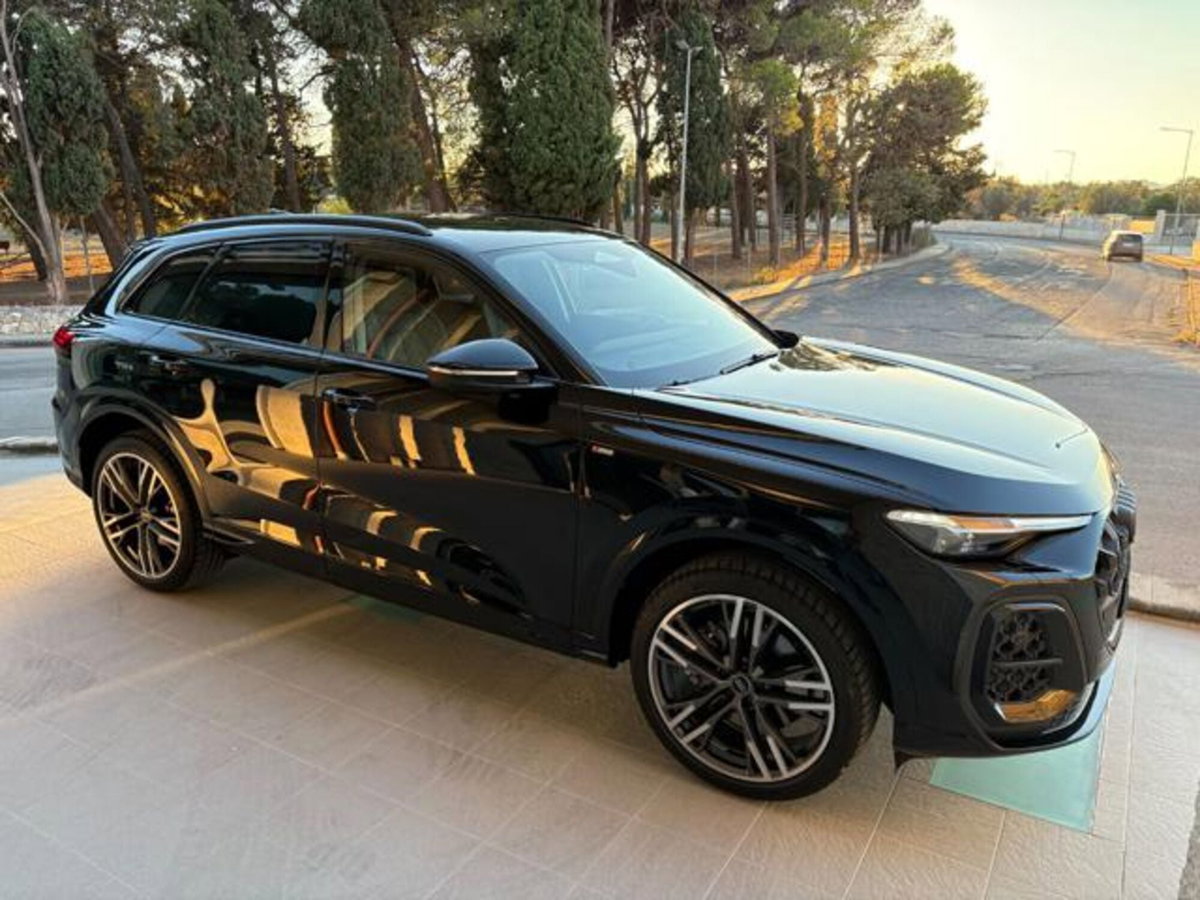 Audi Q5 40 2.0 tdi mhev 12V S line quattro s-tronic (3)