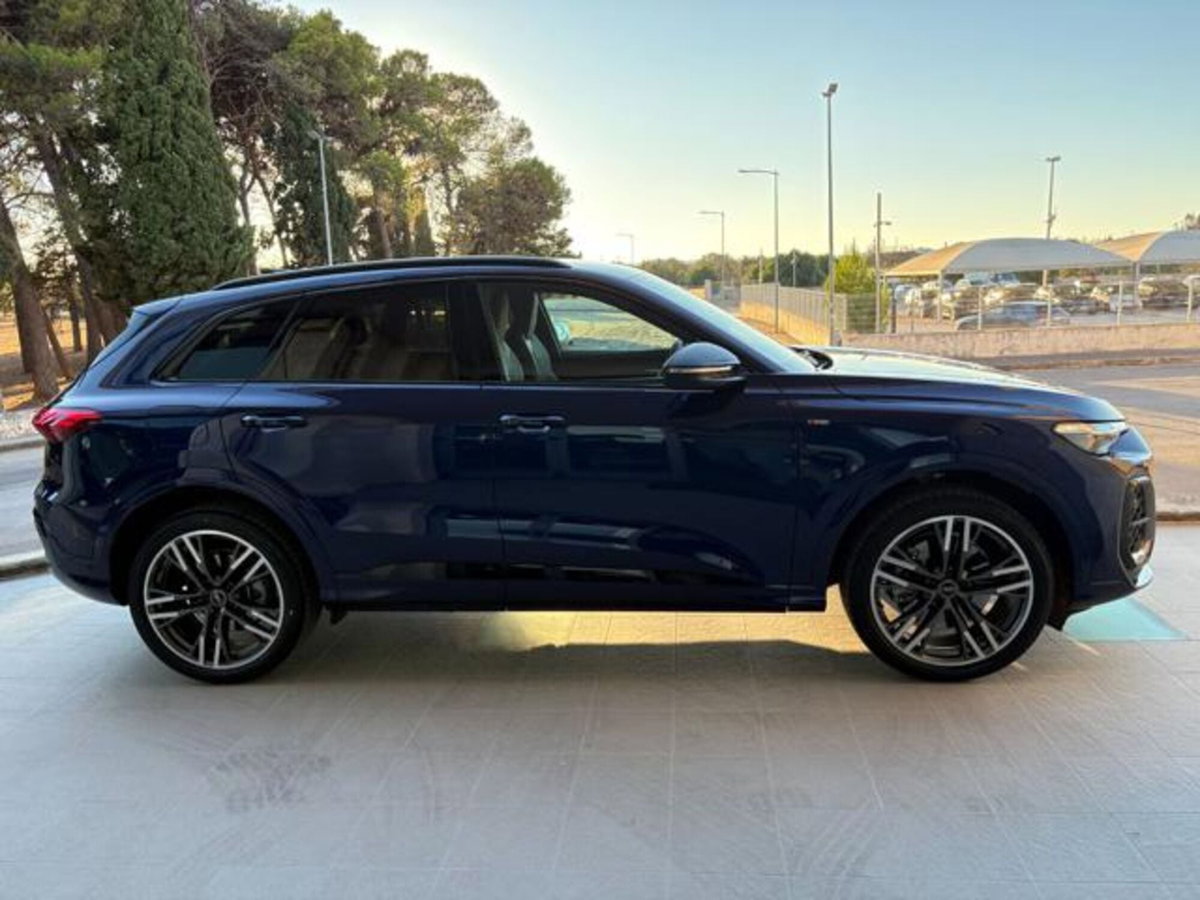Audi Q5 40 2.0 tdi mhev 12V S line quattro s-tronic (4)