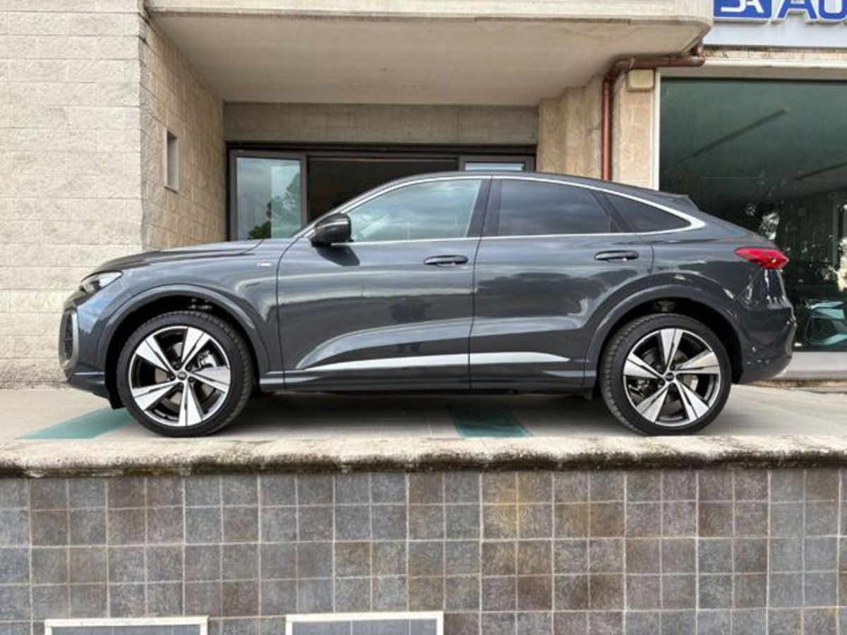 Audi Q5 Sportback 2.0 tdi mhev+ S line quattro 204cv s-tronic (8)