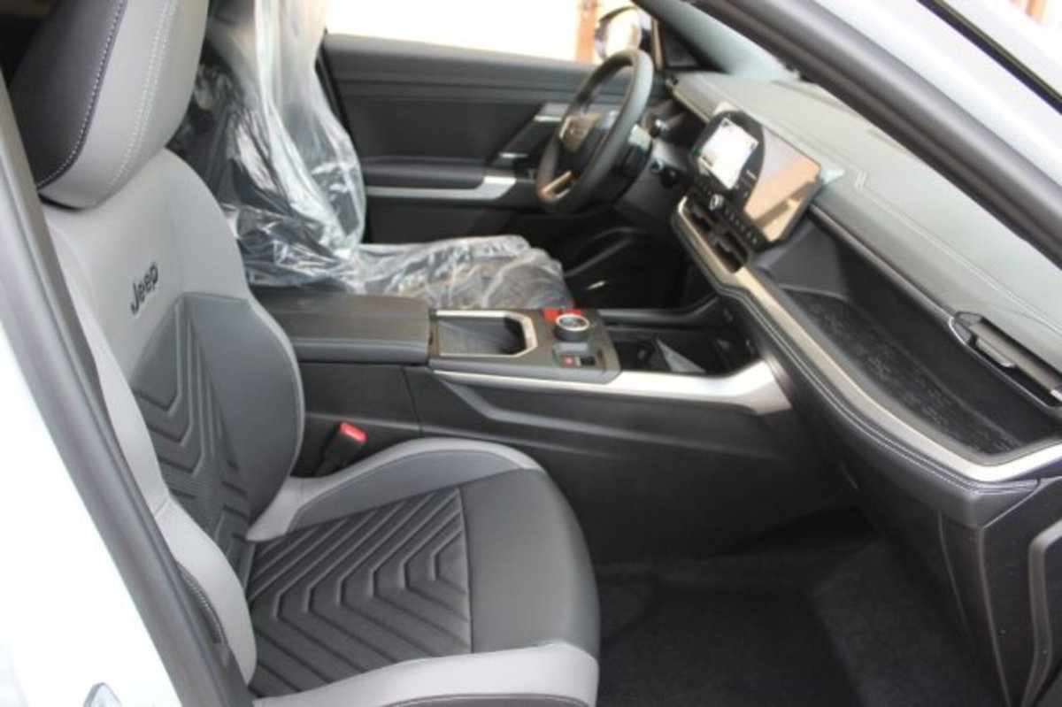 Jeep Compass 1.2 turbo 48V e-hybrid Summit fwd 145cv edct6 (8)