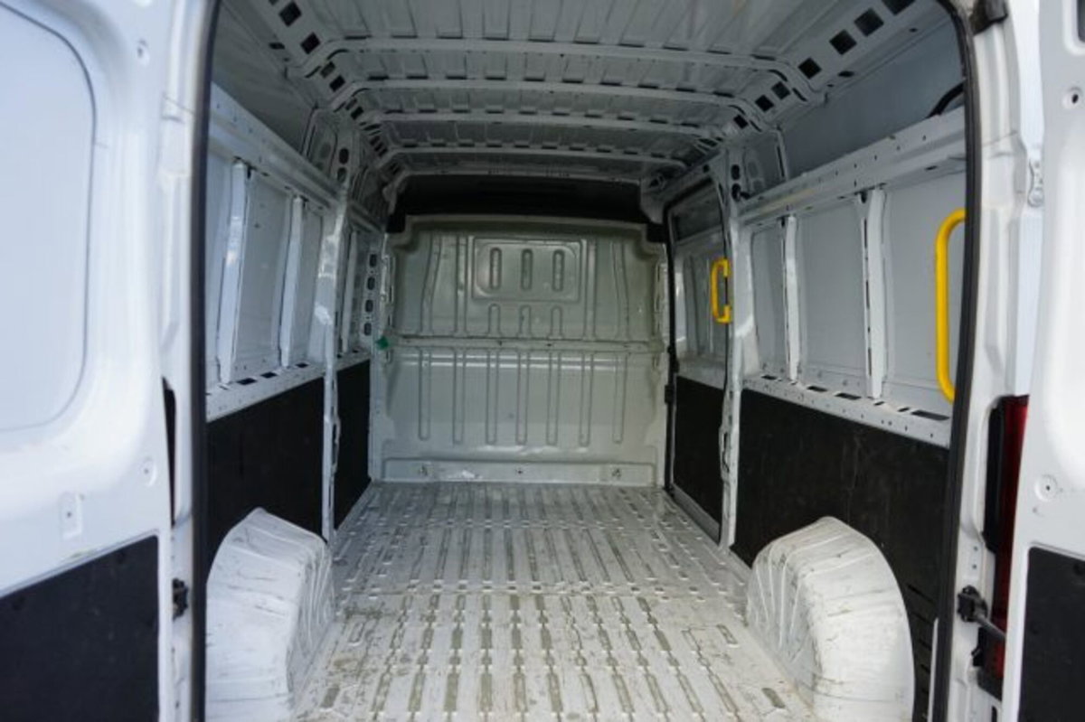 Citroen Jumper Furgone 35 BlueHDi 140 S&S PLM-TM Furgone Heavy Business (13)