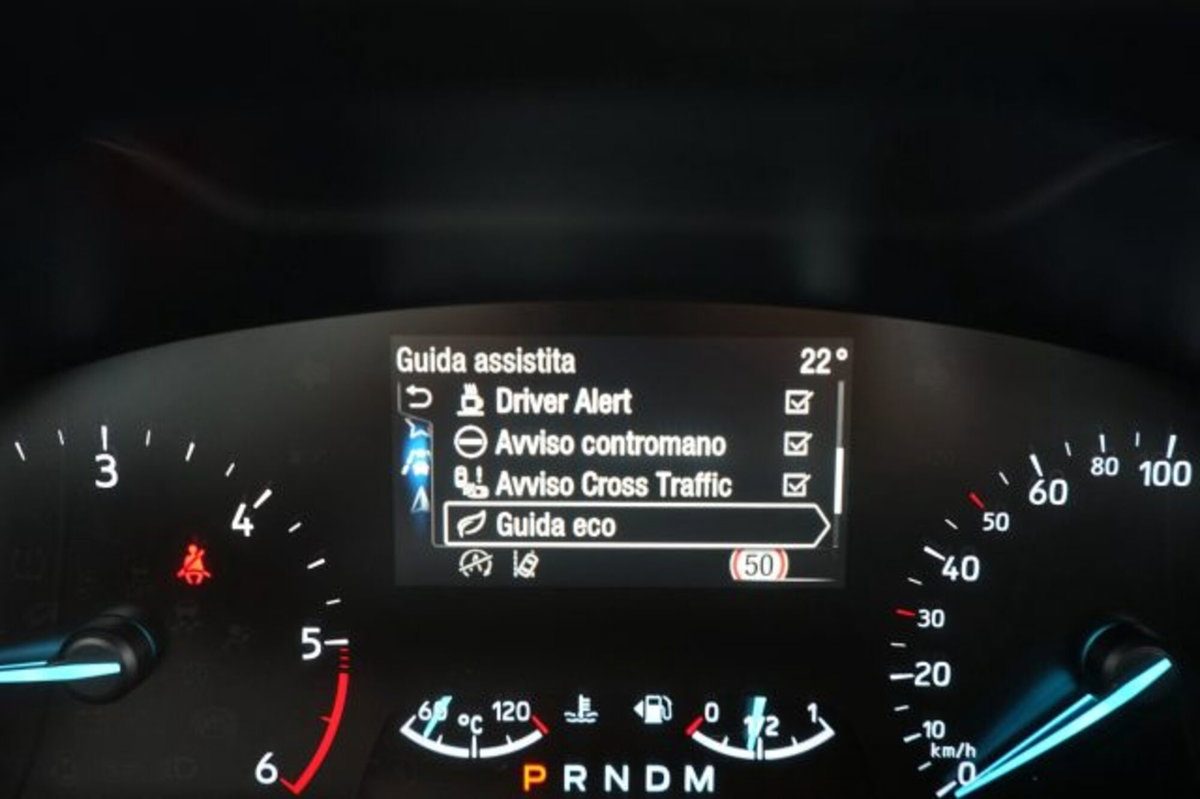 Ford Focus Station Wagon 1.5 EcoBlue 120 CV automatico SW ST-Line (13)