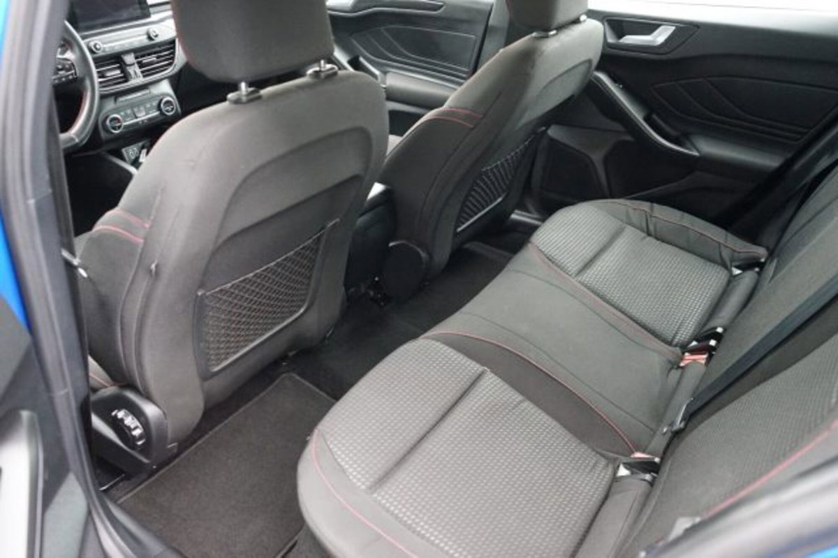 Ford Focus Station Wagon 1.5 EcoBlue 120 CV automatico SW ST-Line (15)