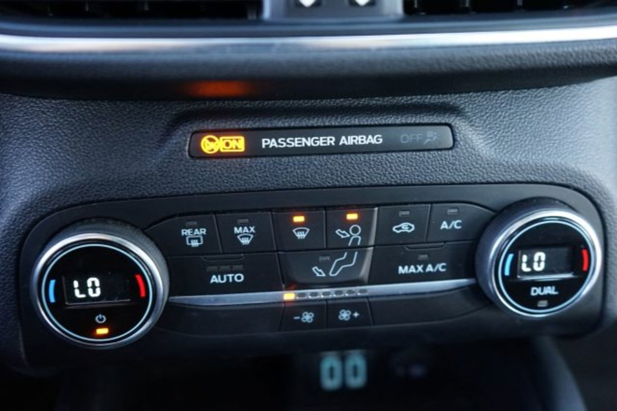 Ford Kuga 1.5 EcoBlue 120 CV 2WD Titanium (9)
