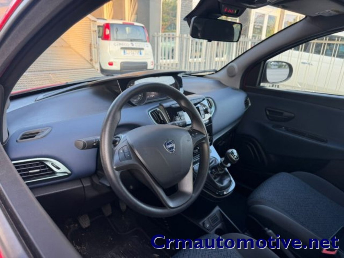 Lancia Ypsilon 1.0 FireFly 5 porte S&S Hybrid Silver Plus (7)