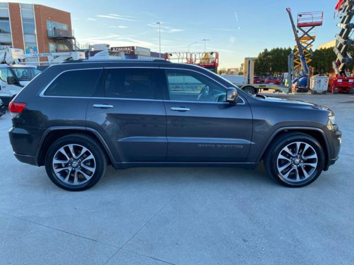 Jeep Grand Cherokee 3.0 V6 CRD 250 CV Multijet II Overland (11)