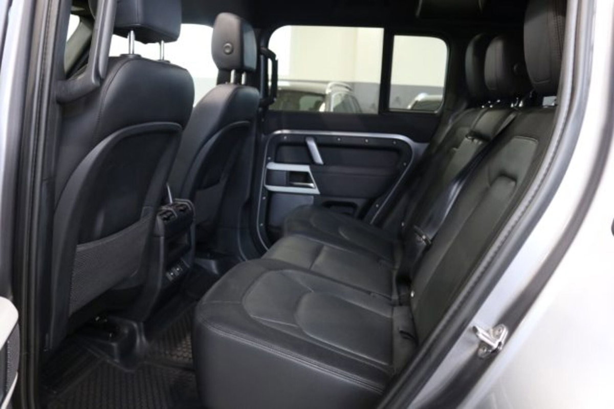 Land Rover Defender 110 3.0d i6 mhev X-Dynamic SE awd 200cv auto (17)