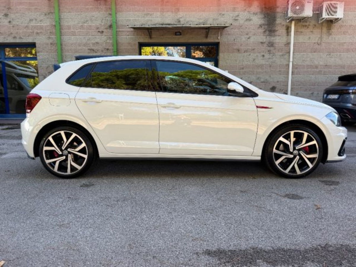 Volkswagen Polo 2.0 TSI DSG GTI BlueMotion Technology (2)