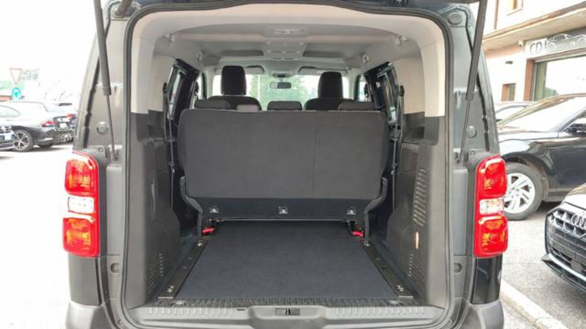 Peugeot Traveller BlueHDi 120 S&S Standard Active (5)