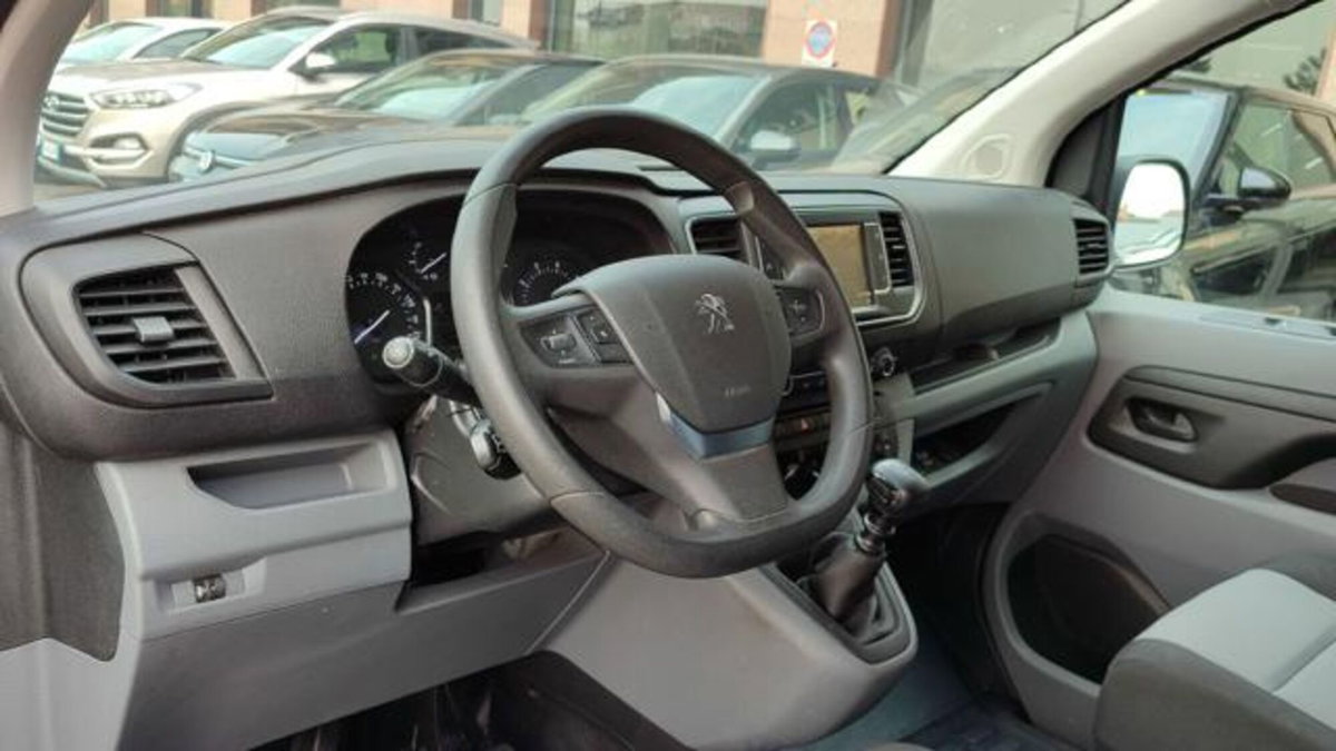 Peugeot Traveller BlueHDi 120 S&S Standard Active (7)