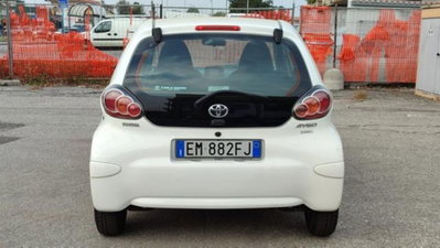 Toyota Aygo 1.0 12V VVT-i 5 porte (3)