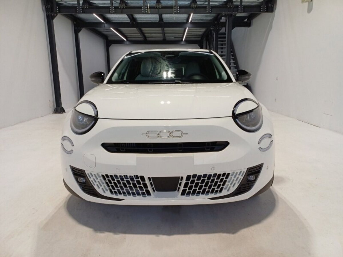 Fiat 600 1.2 hybrid La Prima 110cv auto (2)