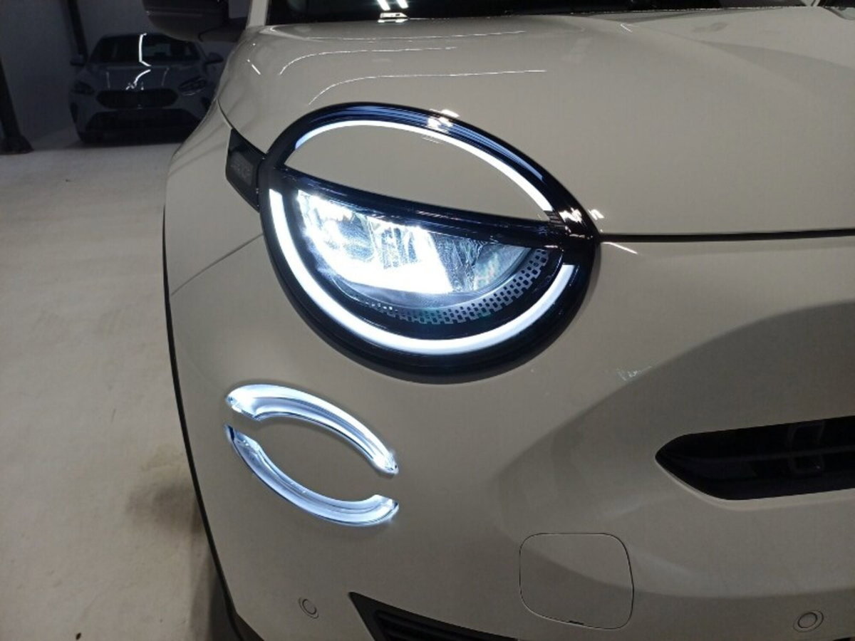 Fiat 600 1.2 hybrid La Prima 110cv auto (8)