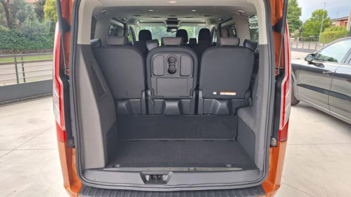 Ford Tourneo Custom 320 2.0 EcoBlue 130CV MHEV PC Titanium (15)