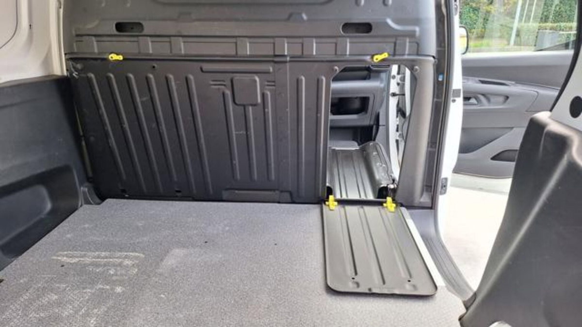 Peugeot Partner Furgone BlueHDi 100 S&S PC 1000Kg Furgone Premium (8)