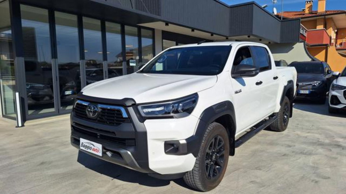 Toyota Hilux 2.8 D A/T 4WD porte Double Cab Invincible