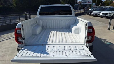 Toyota Hilux 2.8 D A/T 4WD porte Double Cab Invincible (15)